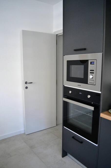 Modern City Center 2 Bedroom Apartment Sofia Zewnętrze zdjęcie