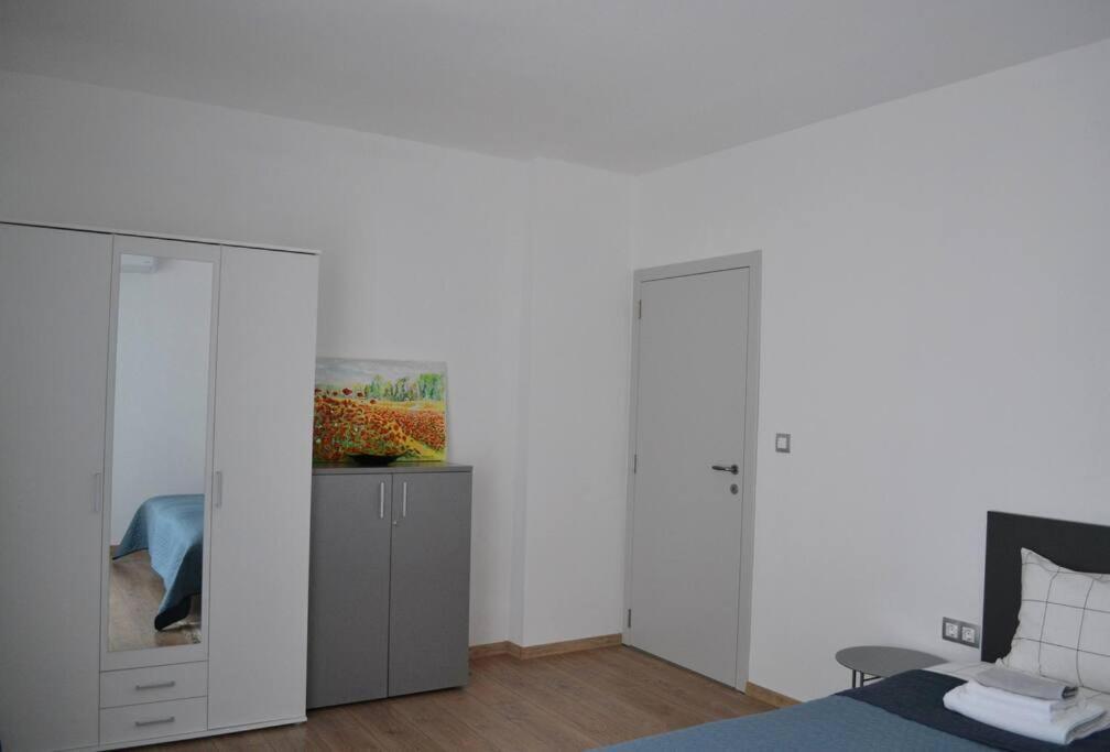 Modern City Center 2 Bedroom Apartment Sofia Zewnętrze zdjęcie